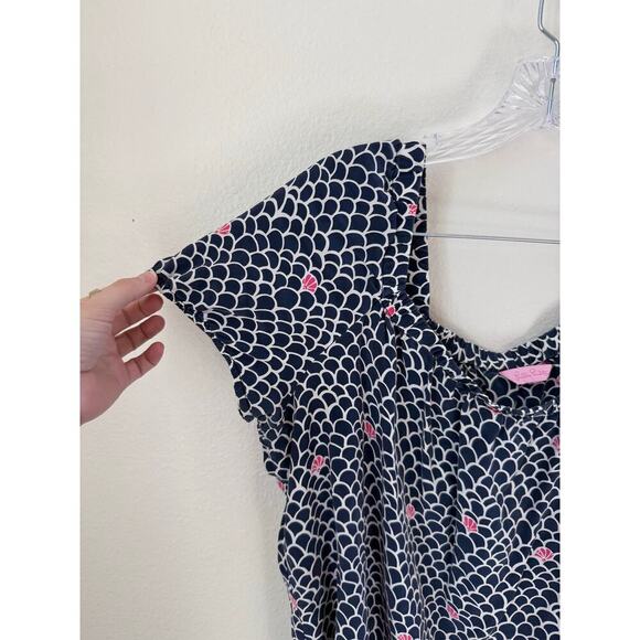Lilly Pulitzer Navy Scalloped Seashell Short Sleeve 100%  Silk Top Size Large - Picture 4 of 7
